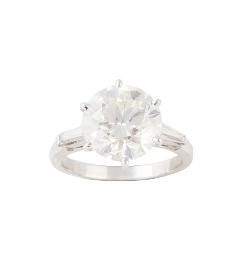 Sortija solitario con brillante de 4,28 ct, color estimado 