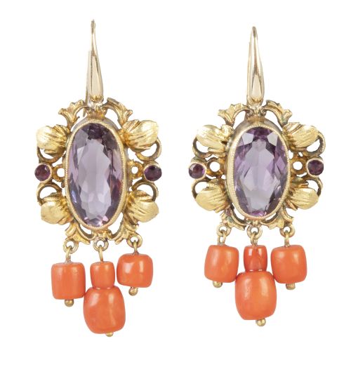 Pendientes largos amatista oval en marco floral, con tres c