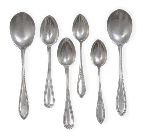 Lote formado por: 12 cucharitas de té de plata ley 916 de M