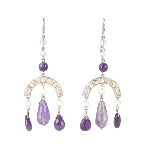 Pendientes tipo chandelier de perlas y amatistas de diferen