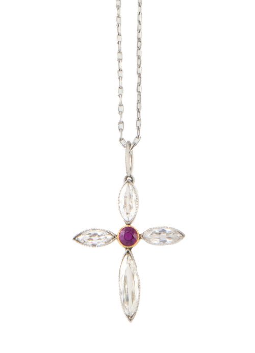 Cruz colgante con cuatro diamantes talla navette como brazo