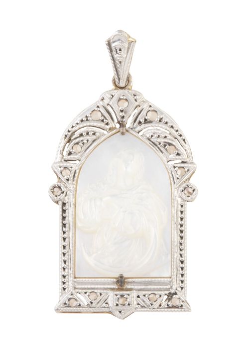 Medalla Art- Decó con Virgen de nácar, en marco a modo de c