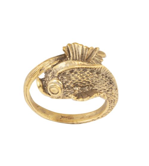 Sortija con cabeza y cola de pez  en montura grabada de pla