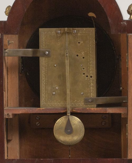 Reloj regencia con caja de madera de caoba con marquetería 