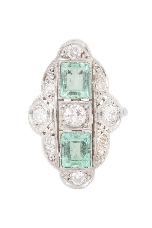 Sortija lanzadera Art-Decó de esmeraldas y brillantes de ta