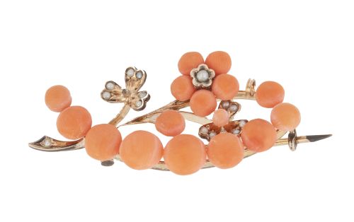 Broche floral victoriano S. XIX de coral de Sciacca, con fl