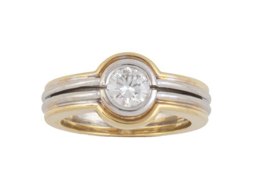 Sortija con solitario de brillante central de 0,55 ct en mo