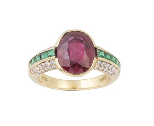 Sortija de rubí oval 3 ct aprox flanqueado por líneas de es