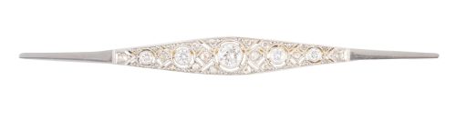 Broche barra Art-Decó con brillantes en chatón en línea cen