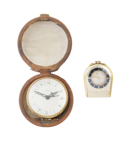 Lote formado por dos relojes años 30 de viaje y colgar en m