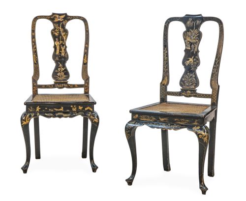 Pareja de sillas de estilo Reina Ana de madera lacada de ne