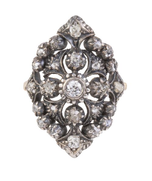 Sortija Isabelina S. XIX de diamantes en diseño romboidal c