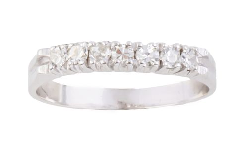 Sortija media alianza de brillantes