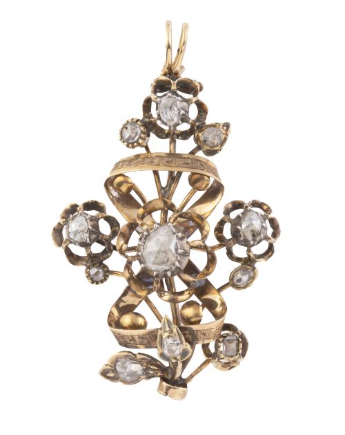 Colgante floral S. XIX con centros de diamantes de talla ro