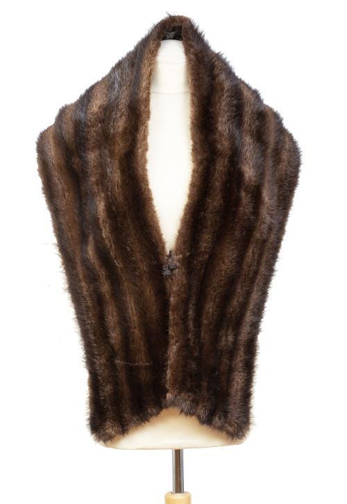 Estola vintage de piel de vison salvaje marrón oscuro