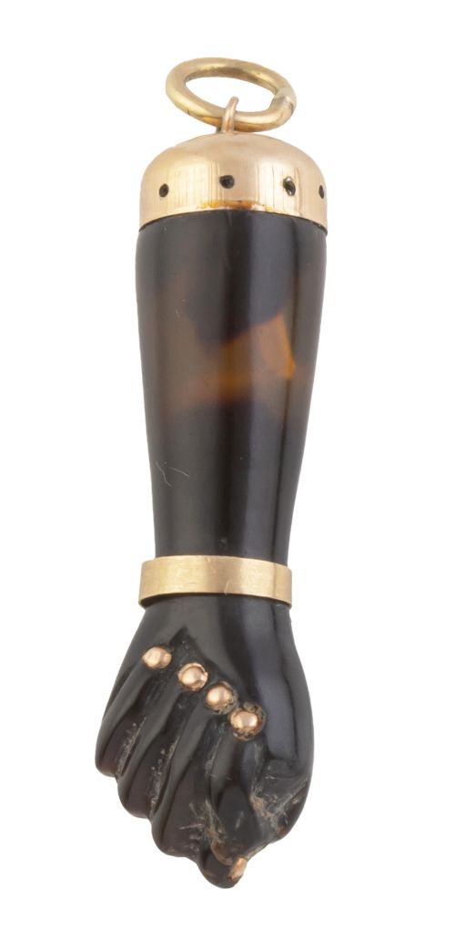 Colgante figa S. XIX tallado en carey en montura de oro