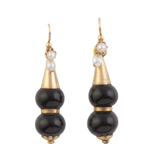 Pendientes largos S. XIX con esferas de ónix entre discos d
