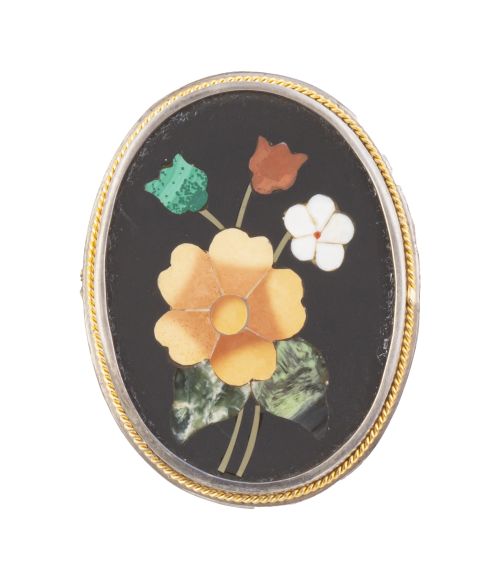 Broche-colgante oval de piedras duras en marco con cordonci