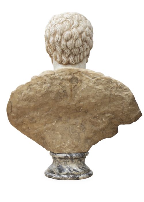 Busto masculino de mármol, siguiendo modelos después de la 