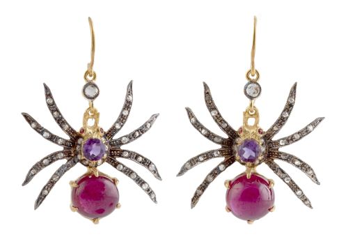 Pendientes araña con alas de diamantes, cuerpo de amatista 