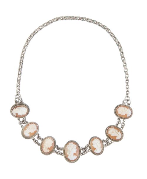 Collar corto de plata con siete camafeos de brusto de Dama 