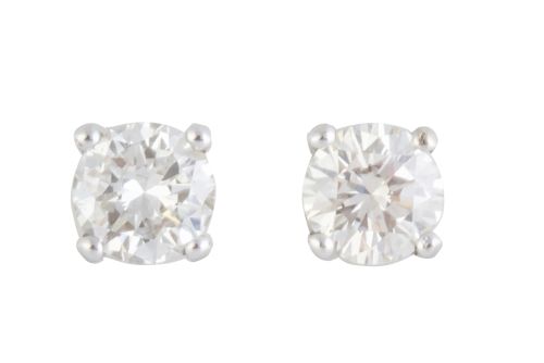 Pendientes dormilonas de brillantes que suman 1,61 ct en mo