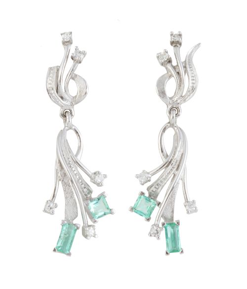 Pendientes largos con cintas decoradas con brillantes y esm