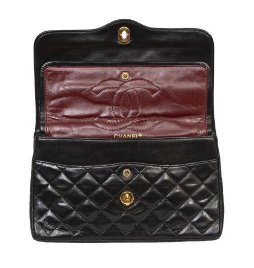 Bolso CHANEL vintage modelo Diana, y monedero CHANEL, con s