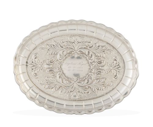 Bandejita oval de plata.Joyeria Pepín Fernández, S. XX.