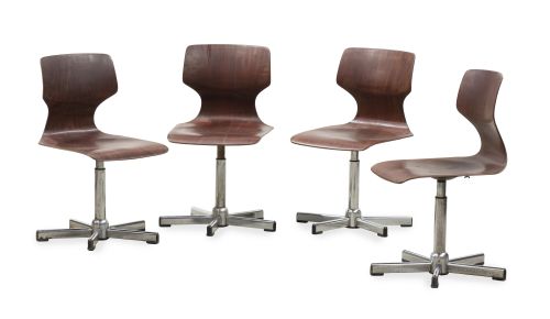 Juego de cuatro sillas Pagholz de metal cromado y madera. C