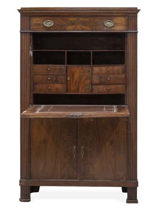 Bureau a abattant de madera tallada de caoba.Francia, pri