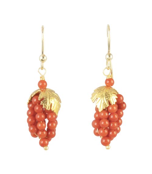 Pendientes de coral con diseño de rácimos de uvas decoradas