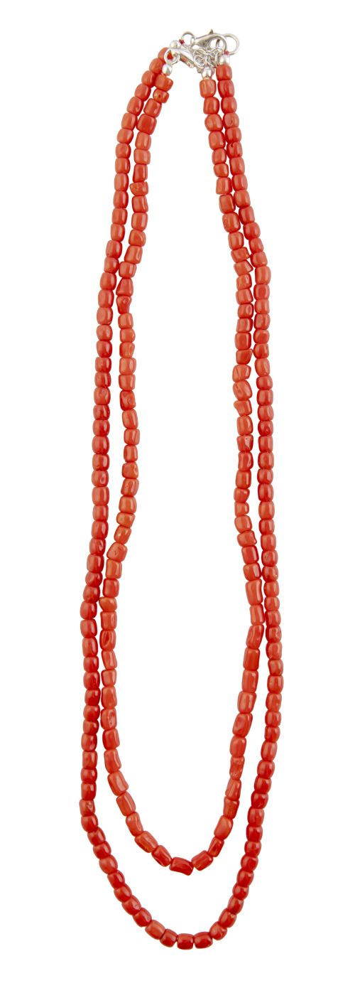 Dos collares de  ovoides de coral rojo mediterráneo