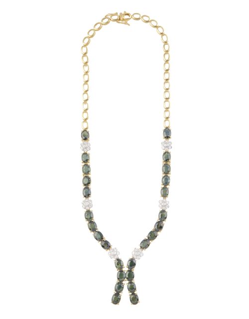 Collar con frente de zafiros verdes ovales entre flores de 