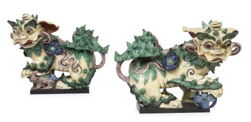 Pareja de perros de Foo de porcelana esmaltada en verde, am