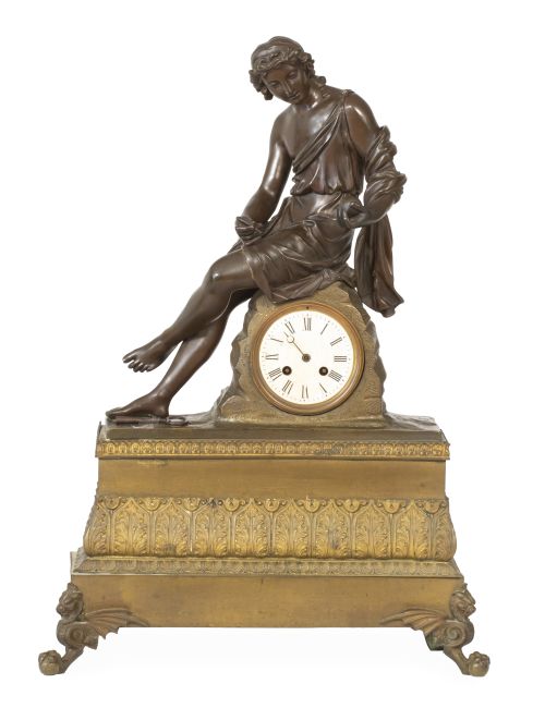 Reloj Napoleón III de bronce patinado y bronce dorado con p