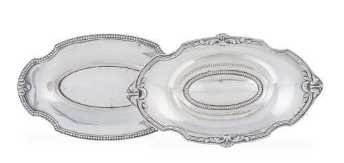 Dos bandejitas de plata, ley 916. Con marcas. Una con mar