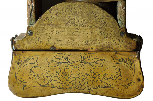 Reloj de agua en madera y metal grabadoInscrito “Robert Na