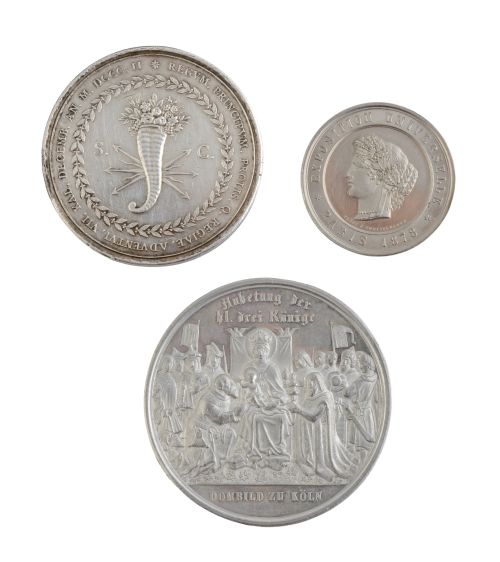 Conjunto de tres medallas en plata