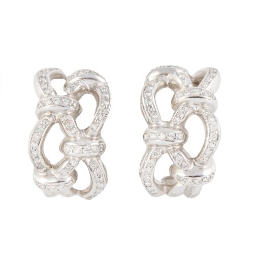 Pendientes de brillantes con diseño de cintas que dibujan o