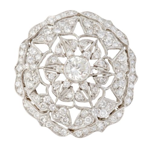 Sortija flor de brillantes estilo Art-Decó, con diseño cala