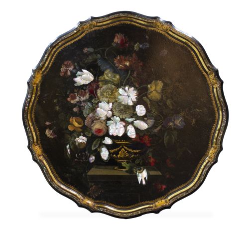 Velador victoriano de papier mache e incrustaciones de náca