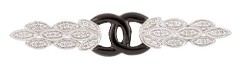 Broche de hojitas de brillantes con centro de doble "C" en 