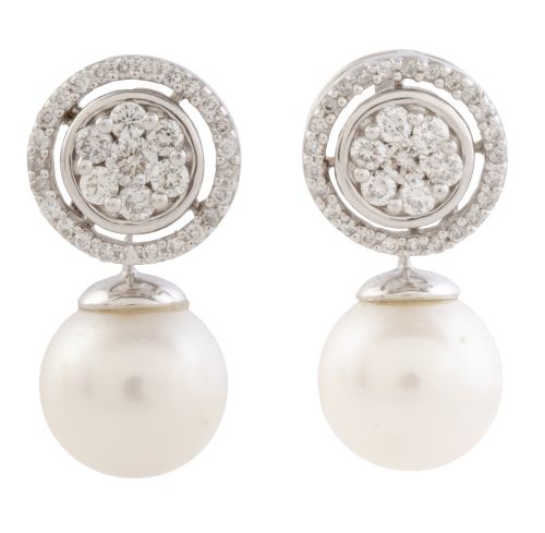 Pendientes con perla australiana y rosetón superior de bril