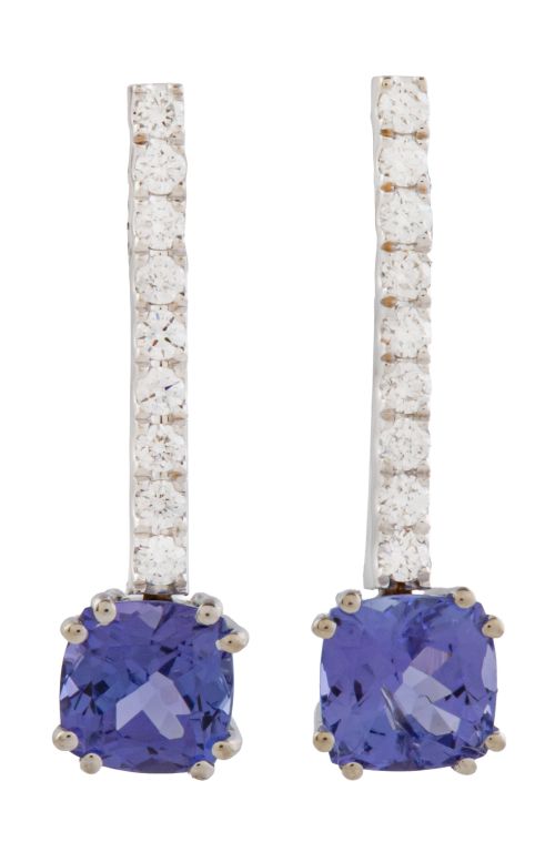Pendientes largos con tanzanitas en talla oval, que penden 