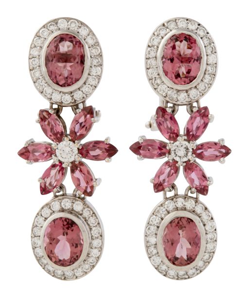 Pendientes largos de brillantes y turmalinas, con diseño de
