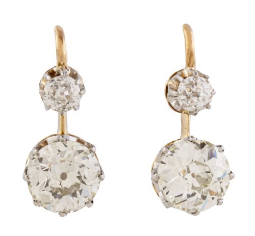 Pendientes de pp. S. XX con dos brillantes de talla antigua