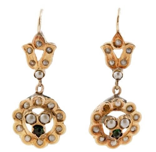 Pendientes isabelinos en oro con rosetón de perlas de vidri
