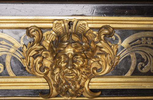"Bureau plat" Luis XIV de madera de palisandro, marquetería