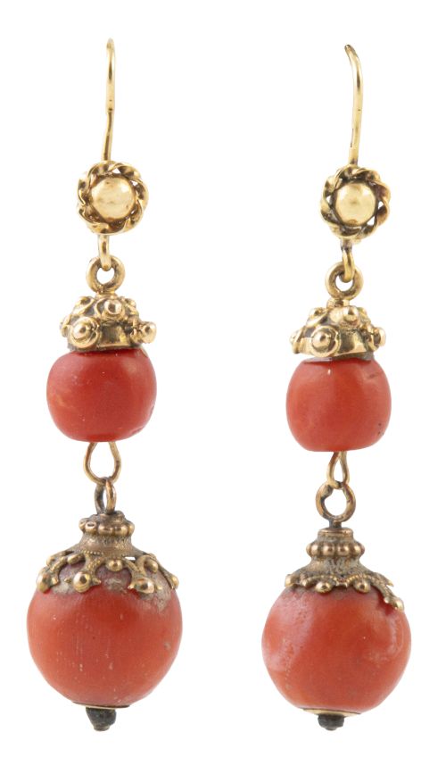 Pendientes largos S. XIX con cuentas de coral rojo mediterr